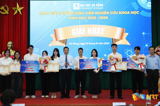 Đại học Đà Nẵng trao giải thưởng Sinh viên nghiên cứu khoa học năm học 2025 - 2026