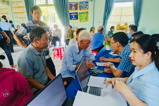 Xây dựng nền hành chính phục vụ