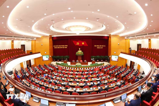 Thông cáo báo chí về ngày làm việc thứ nhất Hội nghị lần thứ tư Ban Chấp hành Trung ương Đảng khóa XIV
