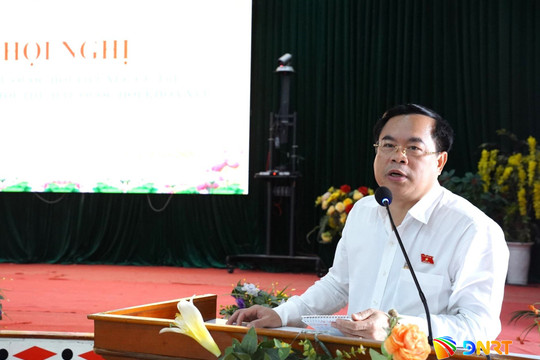 Đoàn đại biểu Quốc hội thành phố Đà Nẵng tiếp xúc cử tri xã Đông Giang
