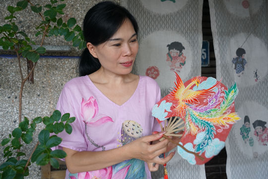 Khi chiếc lá bước vào thế giới sáng tạo