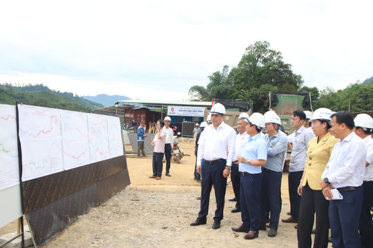 Tháo điểm nghẽn, tạo “luồng xanh” cho mục tiêu tăng trưởng