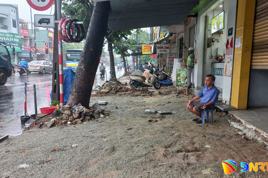 Nỗi khổ vỉa hè thi công kéo dài