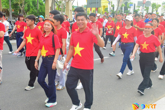 Hơn 2.500 người tham gia lễ phát động mỗi người dân tập ít nhất một môn thể thao