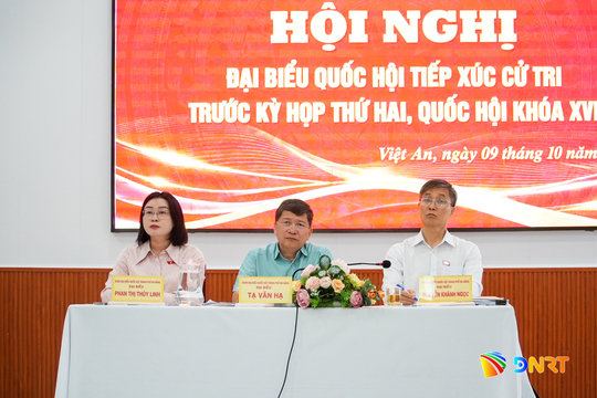 Đoàn đại biểu Quốc hội thành phố Đà Nẵng tiếp xúc cử tri xã Việt An