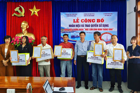 Trao quyền sử dụng nhãn hiệu "Mực cơm Bình Minh Thăng Bình" cho 5 cơ sở sản xuất, kinh doanh
