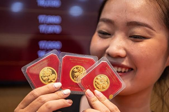 Giá vàng hôm nay 11/10/2026: Vàng miếng SJC, nhẫn trơn 9999 BTMC và vàng thế giới