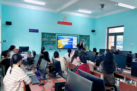 Gỡ “điểm nghẽn” ứng dụng công nghệ số ở trường học miền núi