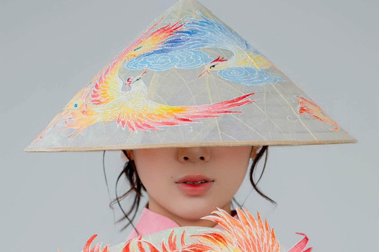 Da Nang artisan brings leaf skeleton crafting to the world