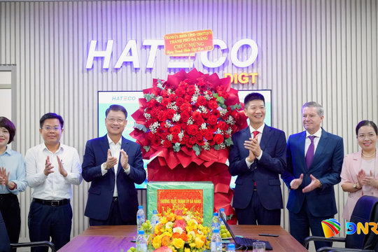 Phó Bí thư Thành ủy Đà Nẵng Ngô Xuân Thắng thăm, chúc mừng doanh nghiệp nhân ngày Doanh nhân Việt Nam 13/10