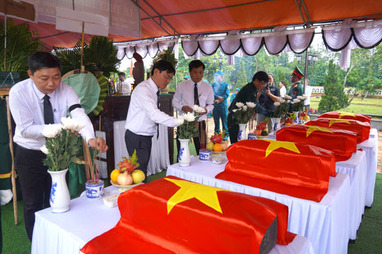 Xã Duy Xuyên truy điệu và an táng 5 hài cốt liệt sĩ
