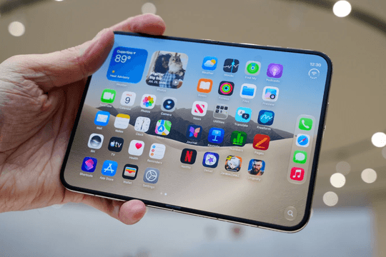 Apple chuẩn bị chiến lược trưng bày iPhone Duo giá 1.999 USD trước đối thủ Galaxy Z Fold 8