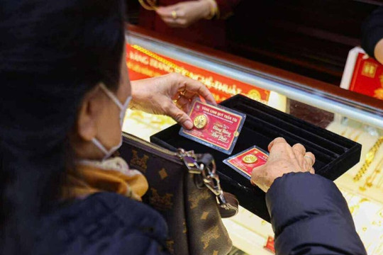 Giá vàng hôm nay 12/10/2026: SJC về mức 141,3 - 144,3 triệu đồng/lượng, giảm 500 nghìn
