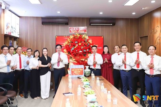 Phó Bí thư Thường trực Thành ủy Nguyễn Khắc Toàn thăm, chúc mừng ngày Doanh nhân Việt Nam 13/10