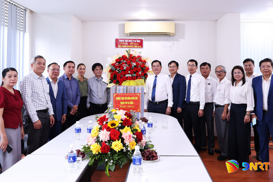 Lãnh đạo thành phố Đà Nẵng thăm, chúc mừng doanh nghiệp nhân ngày Doanh nhân Việt Nam
