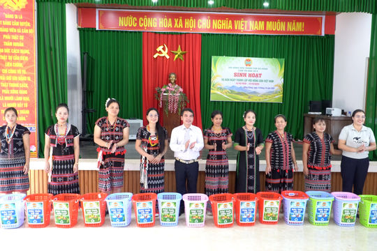 Cụm thi đua số 9 Hội Nông dân Đà Nẵng kỷ niệm 96 năm ngày thành lập Hội