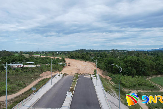Khẩn trương hoàn thiện đường dẫn các công trình cầu đã xây dựng nhưng chưa hoàn thành đường dẫn kết nối