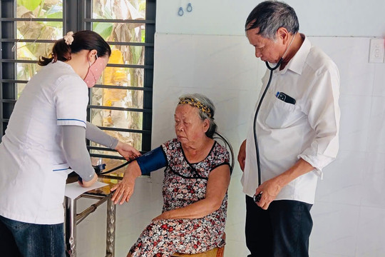 Chung tay chăm lo toàn diện cho người cao tuổi