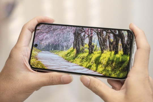 Cập nhật giá bán OPPO A7 Pro mới nhất: Đánh giá chi tiết ưu và nhược điểm