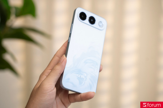 Đánh giá độ bền OPPO A7 Pro 5G: Chuẩn IP69K chống 38 loại chất lỏng và pin khủng 8000 mAh