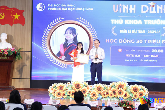 Trường Đại học Ngoại ngữ vinh danh thủ khoa năm 2026
