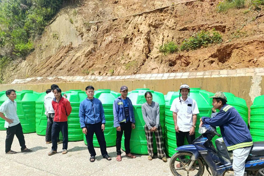 Hỗ trợ hệ thống nước sinh hoạt, sản xuất cho người dân