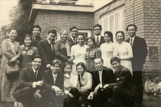 “Bóng hồng” ngoại giao Phan Thị Minh Hiền