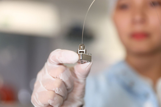 Công nghệ photon đơn cho máy tính lượng tử: Bước nhảy vọt hiệu suất bán dẫn từ Quandela