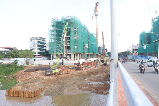 Phân kỳ đầu tư hạ tầng