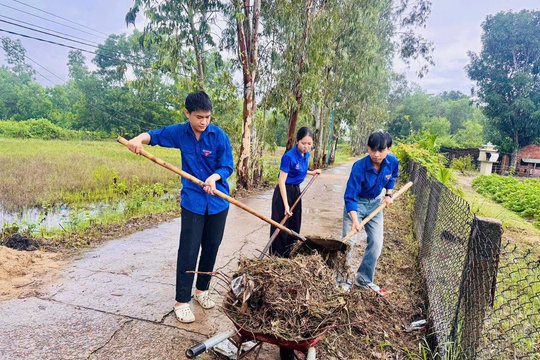 Xã Thăng An đầu tư 700 triệu đồng xây dựng “Tuyến hoa và đèn năng lượng mặt trời”