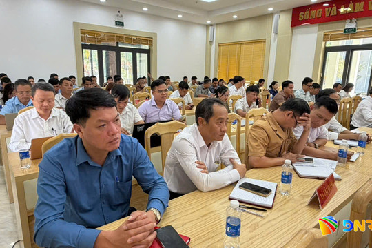 Tập huấn nghiệp vụ công tác xây dựng Đảng cho cán bộ 18 xã