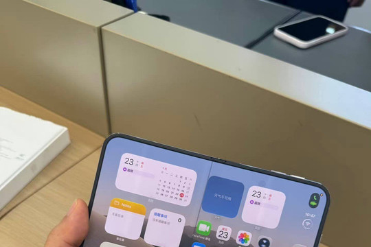 Mẫu điện thoại gập iPhone Duo vừa mở bán đã gặp lỗi nứt vỡ màn hình nghiêm trọng ở bản lề