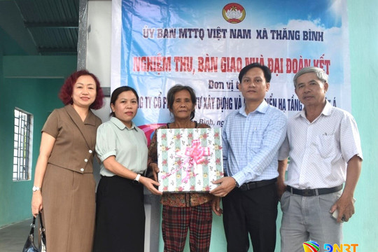Xã Thăng Bình bàn giao nhà Đại đoàn kết cho 3 hộ nghèo, cận nghèo