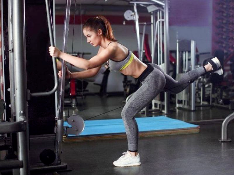 Bật mí top 5 bài tập mông hiệu quả cho nữ tại phòng gym