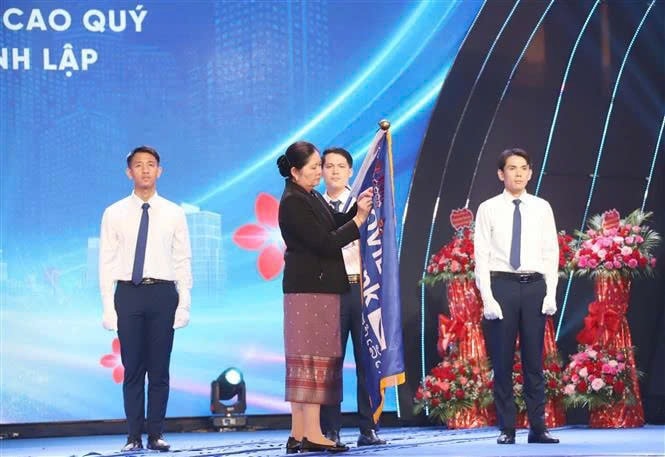 Laos – Vietnam bank honoured with Lao state’s first-class Labour Order