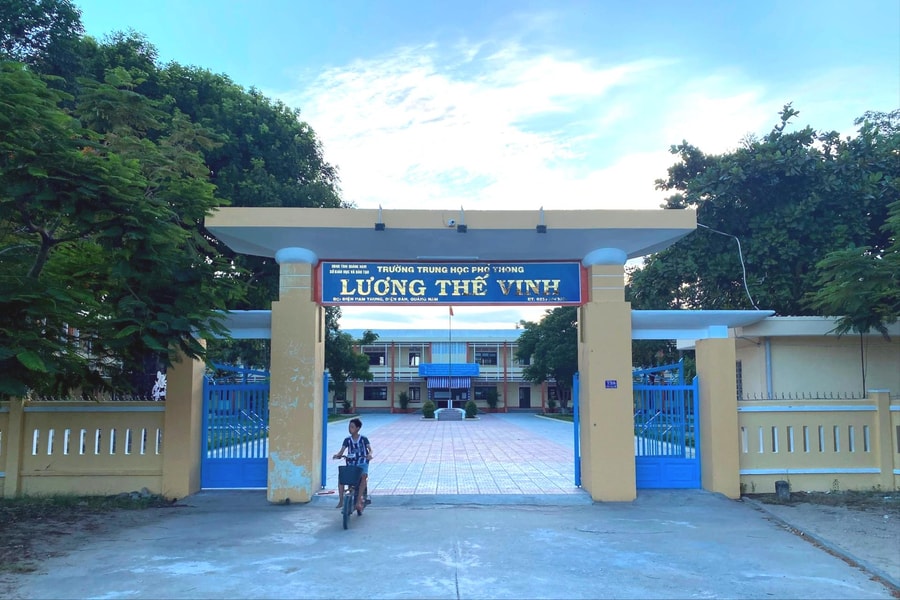 Cấp thiết đầu tư trường trung học phổ thông