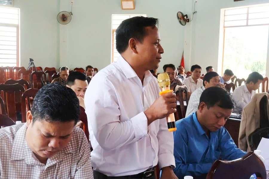 Bí thư Huyện ủy Đông Giang đối thoại với nhân dân xã Zà Hung và A Rooi