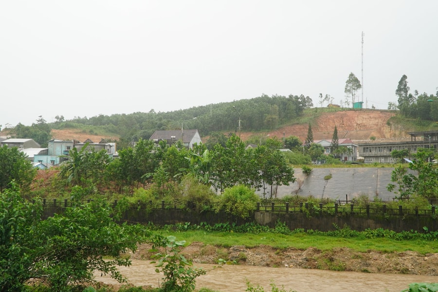 Bắc Trà My: Sẵn sàng phương án di dời dân khi có mưa lớn và nguy cơ sạt lở