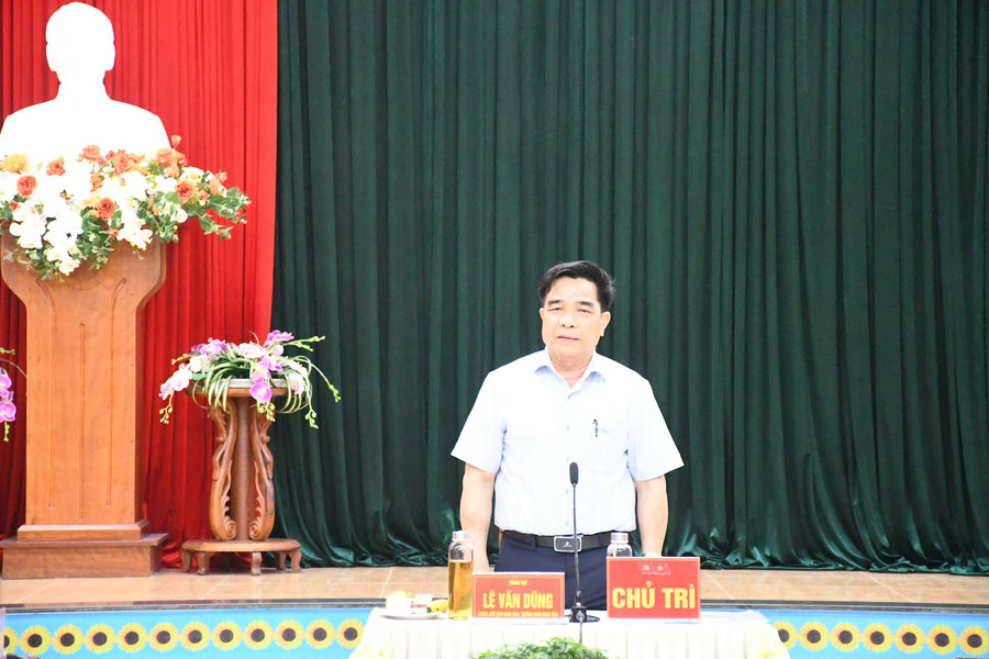 Chủ tịch UBND tỉnh Lê Văn Dũng: Huyện Núi Thành quan tâm đặc biệt công tác cán bộ sau sáp nhập xã