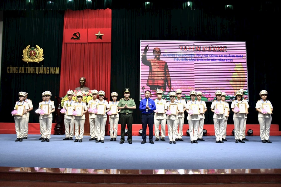 Công an tỉnh Quảng Nam tổ chức sinh hoạt chính trị kỷ niệm 135 năm ngày sinh Chủ tịch Hồ Chí Minh