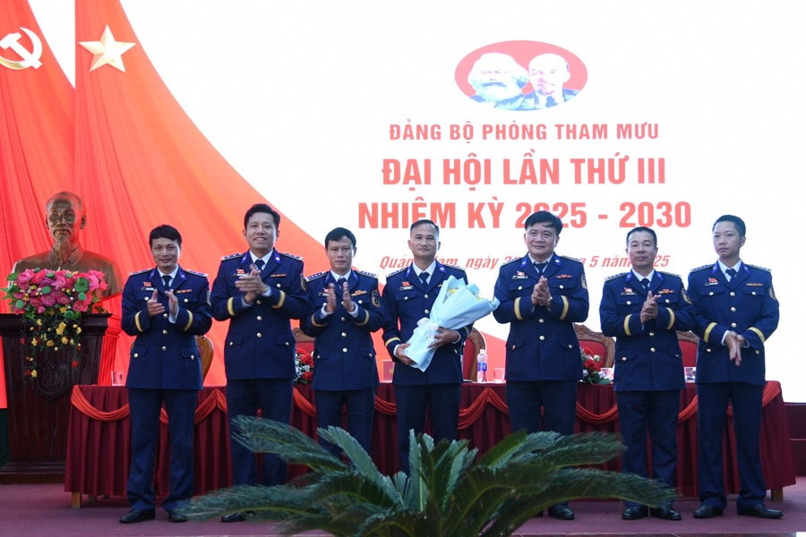 Đảng bộ Phòng Tham mưu Vùng Cảnh sát biển 2 tổ chức đại  hội lần thứ III