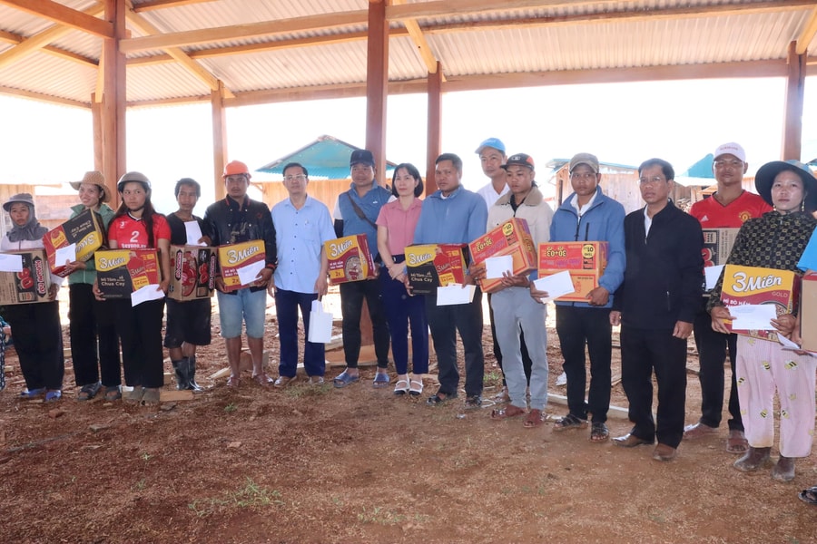 Xã Gari vận động nguồn lực hỗ trợ các hộ gia đình bị thiên tai