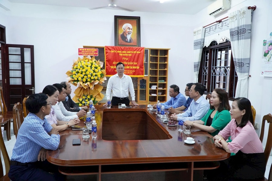 Chủ tịch Ủy ban MTTQ Việt Nam tỉnh Quảng Nam Lê Trí Thanh thăm Hội Nhà báo tỉnh