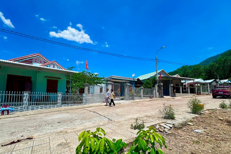 An cư, dưới những mái nhà…