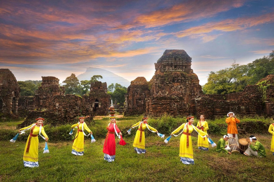 Để đất Quảng luôn “Chưa mưa đà thấm”…