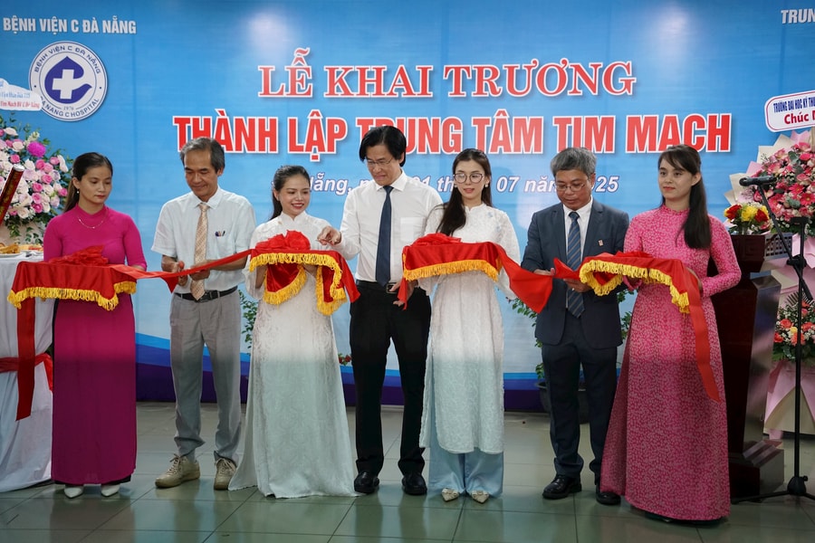 Khai trương Trung tâm Tim mạch Bệnh viện C Đà Nẵng