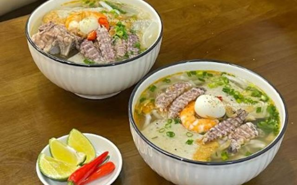Mỳ Quảng Tôm Tít – Món Ngon Khó Cưỡng Giữa Lòng Đà Nẵng