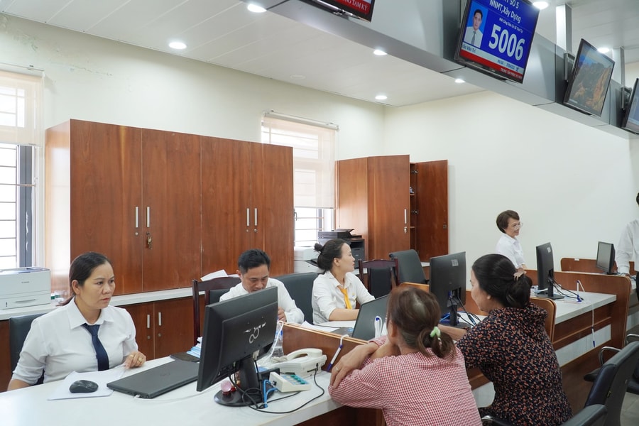 Từ tháng 11/2025, 100% thủ tục hành chính thực hiện không phụ thuộc vào địa giới hành chính