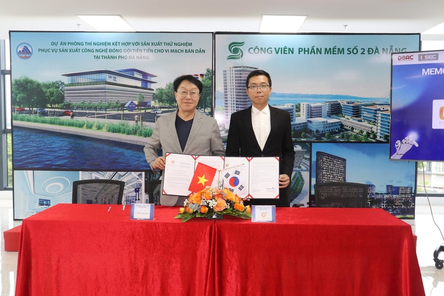 Signing MoUs for technology cooperation with South Korean enterprises