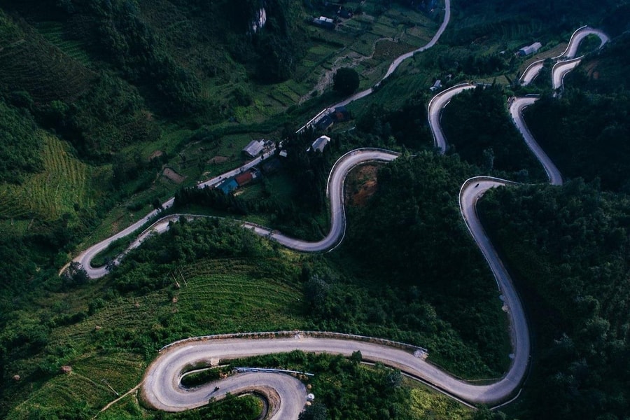 Du Lịch Hà Giang 3 ngày 2 đêm: Chinh phục Cột mốc số 0, lạc vào Vương quốc H'Mông và tỉnh giấc giữa ngàn mây